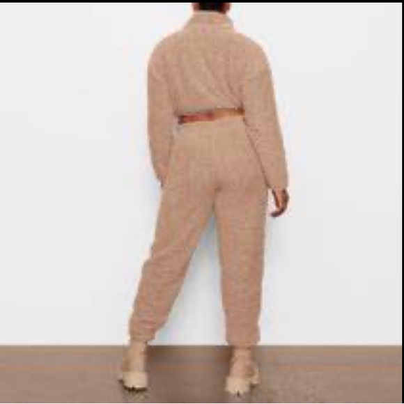 Skims Teddy Joggers Sherpa Lounge Pants Color Tigers Eye Size S NEW in Package - Picture 9 of 10